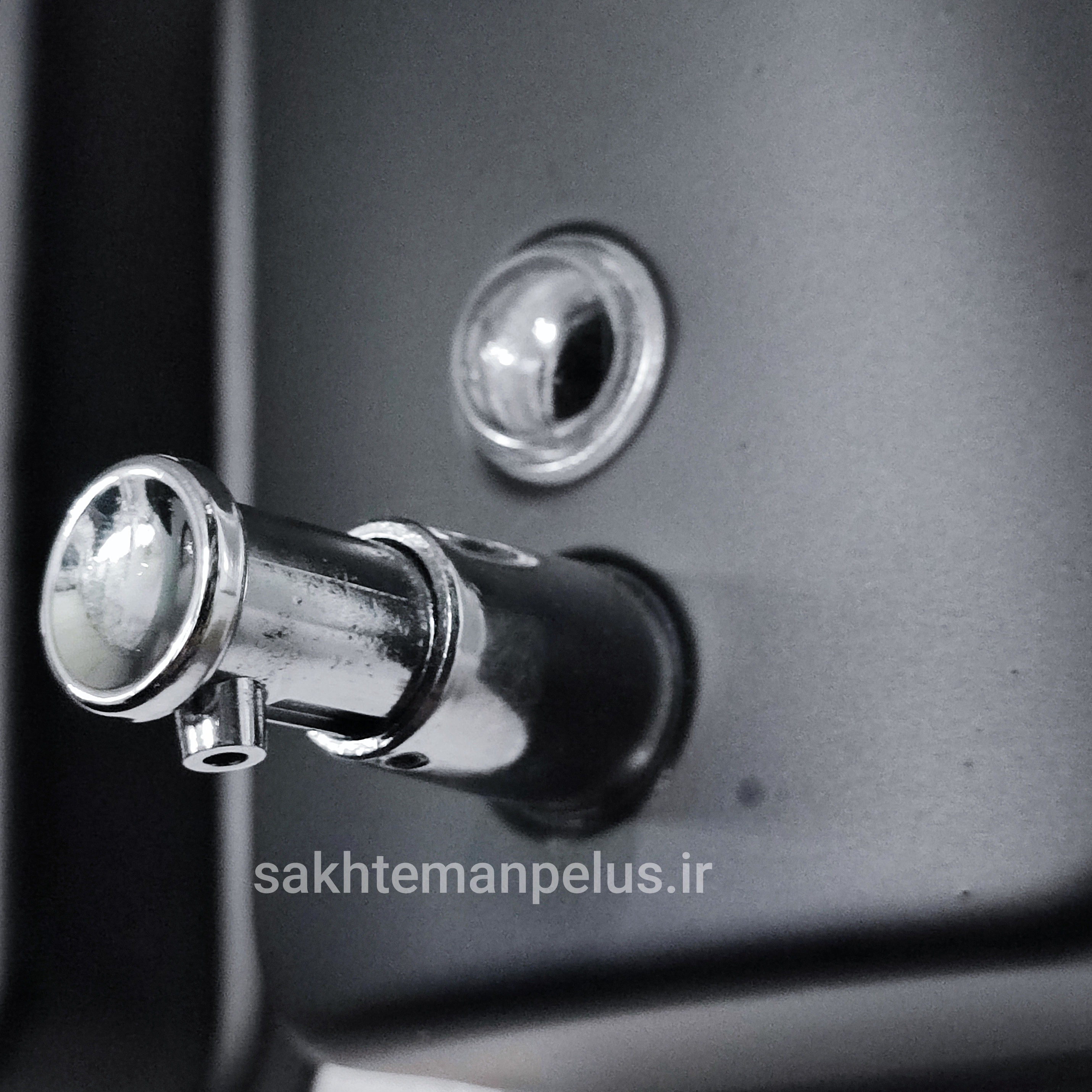 پمپ مایع دستشویی دلفین مدل kh-800-Bl مشکی مات دیواری